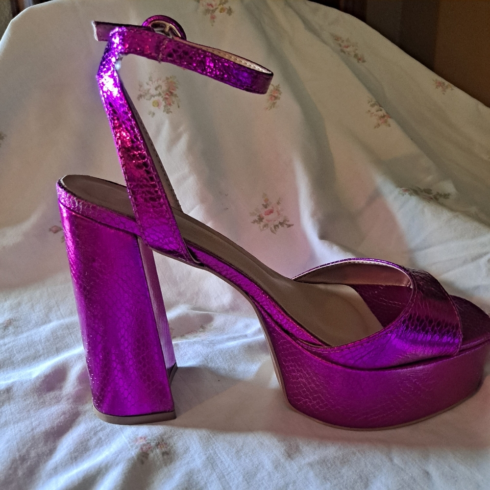 Pink platform heels - Picture 9 of 9